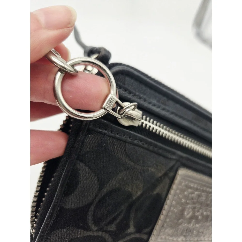 Coach Poppy Jacquard Black Signature Wristlet Wallet Silver Patch 4
